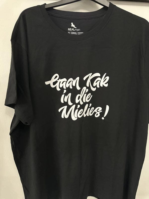 Unisex black T-Shirt "Gaan kak in the Mielies"  SIZE XXL