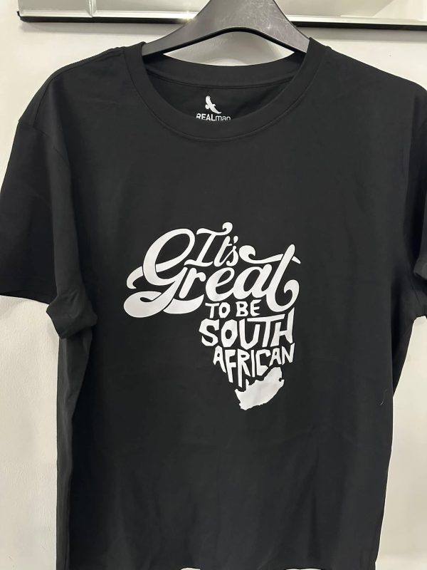 Unisex black T-Shirt "Its great to be South African " word in map" SIZE XL