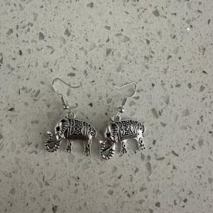 Zinc Alloy 3D Elephant shaped earrings pair